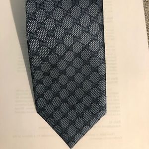 Gucci tie excellent conditions